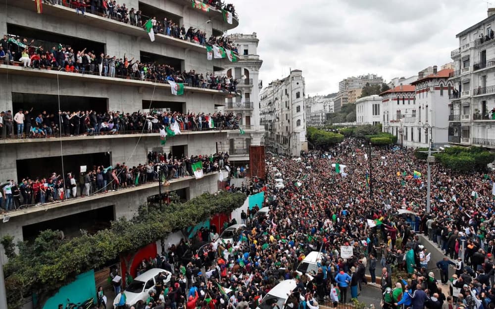 manifestations des algériens 8 mars