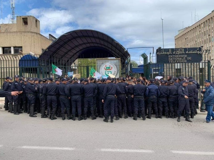 rassemblement des journalistes pour la libération de l’ENTV