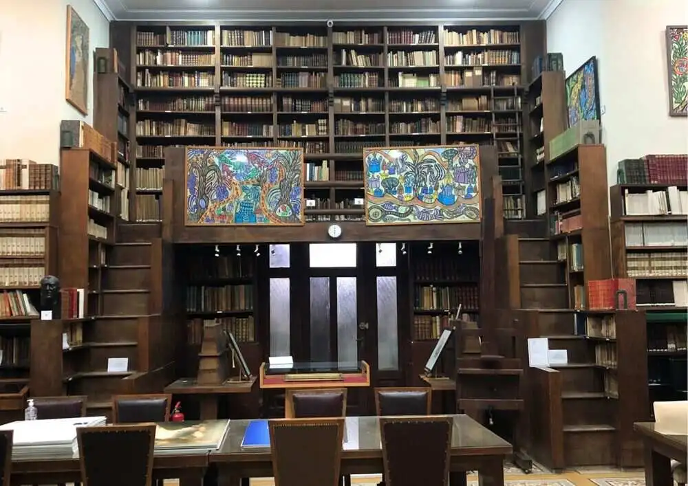 Dans la bibliothèque du musée des Beaux Arts d’Alger- mai 2023- LB