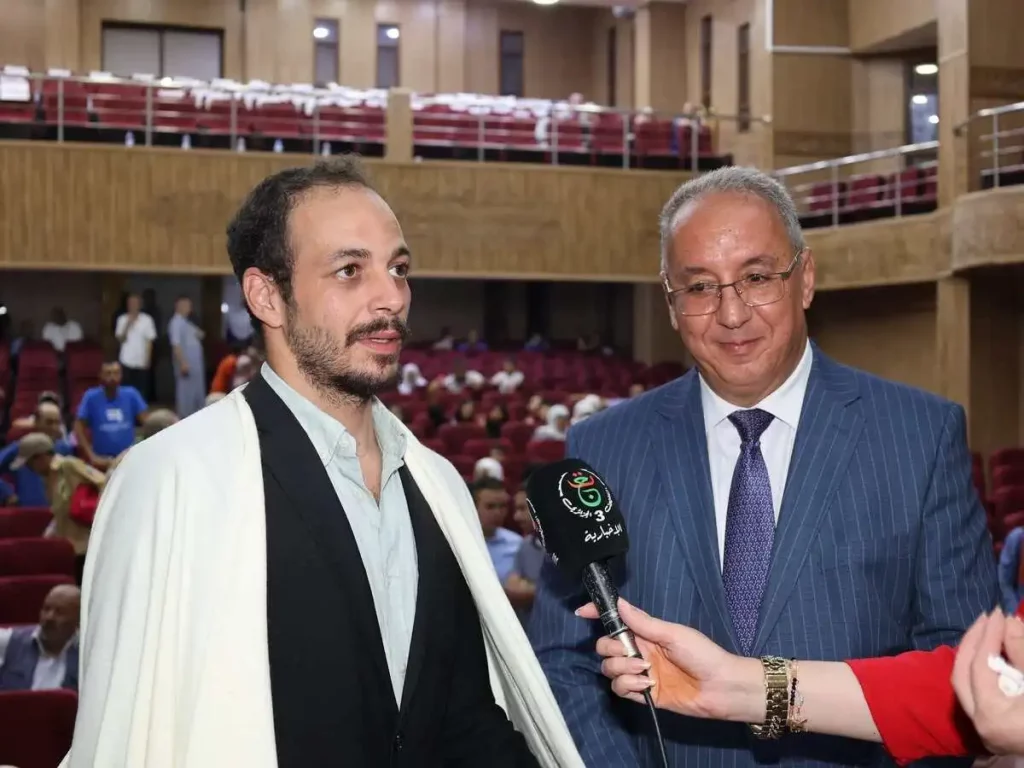 الممثل علي ناموس بطل فيلم زيغود يوسف مع والي تيسمسيلت